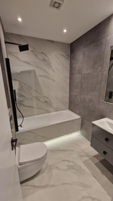 Dream Apartment Finchley 4 Min Walk To The Train Hendon Bagian luar foto
